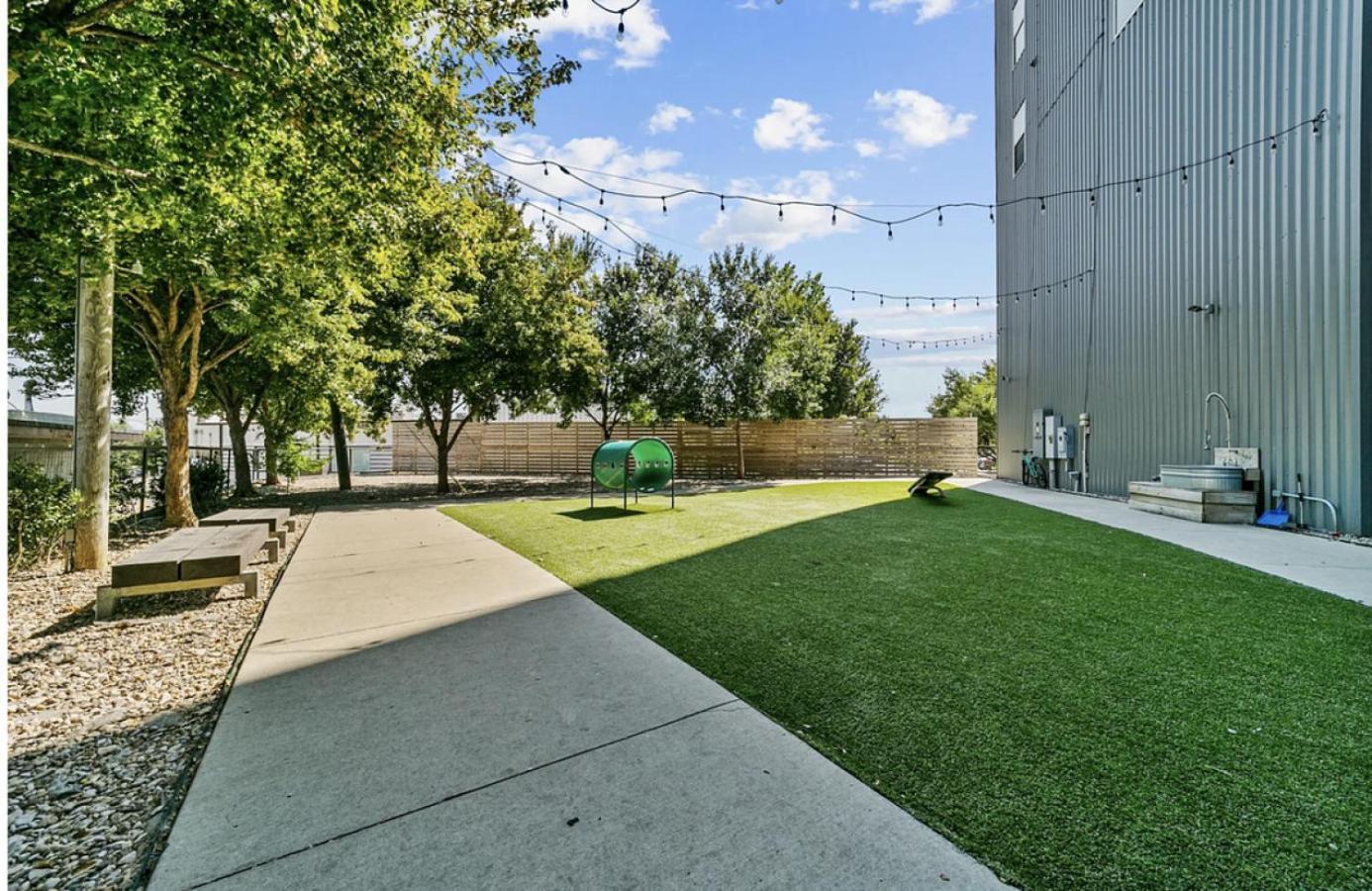 Landing At Lofts At Sylvan Thirty - In West *
