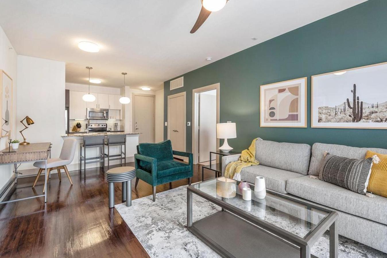 Landing At Lofts At Sylvan Thirty - In West Dallas