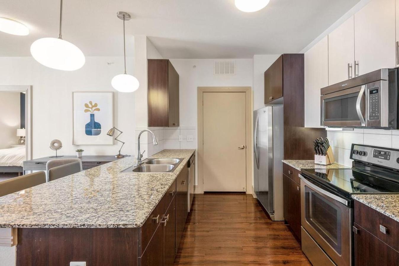 Landing At Lofts At Sylvan Thirty - In West Apartment *